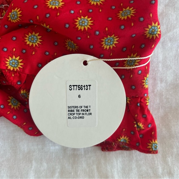 SISTERS OF THE TRIBE Petite Floral Print Ruffle Tie Front Crop Top & Midi Skirt - Picture 16 of 16